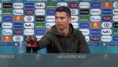 KO SKLONI FLAŠICU – KAZNA: Trend koji je uveo Ronaldo više se neće tolerisati