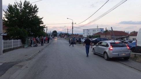 TRENUTNA SITUACIJA U ČAČKU: Uplašeni građani na ulicama, policija ih rasteruje (FOTO/VIDEO)