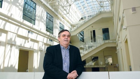 КРЕНУЛИ СА САНКЦИЈАМА А СТИГЛИ ДО ЈУБИЛЕЈА: Радослав Рале Зеленовић о Палићком фестивалу КРЕНУЛИ СА САНКЦИЈАМА А СТИГЛИ ДО ЈУБИЛЕЈА: Радослав Рале Зеленовић о Палићком фестивалу