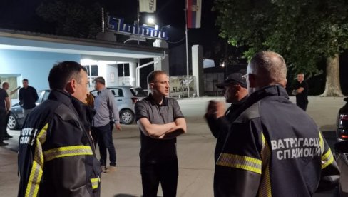 STEFANOVIĆ STIGAO U ČAČAK: Ministar ispred fabrike Sloboda sa nadležnim organima (FOTO) STEFANOVIĆ STIGAO U ČAČAK: Ministar ispred fabrike Sloboda sa nadležnim organima (FOTO)