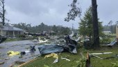 TROPSKA OLUJA POGODILA SAD: Poplave, oštećene kuće, iščupano drveće (FOTO/VIDEO)