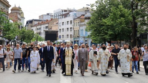 KROZ KRAGUJEVAC PROŠLA LITIJA: Obeležena slava Stare crkve