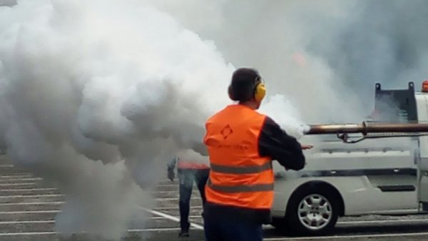 АКТИВНО ЗАПРАШИВАЊЕ: И вечерас сузбијање комараца у Београду