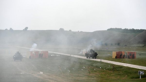 ТРЕСЕ СЕ ОРАШАЦ: Тактичка вежба војне полиције (ФОТО)