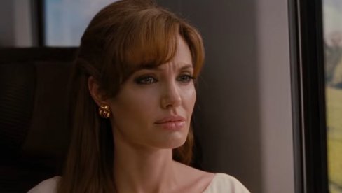 МОТА СЕ ОКО ДЕЦЕ: Анђелина Џоли дошла у Херсон и носи панцир (ФОТО)