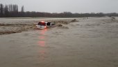 DESILO SE NAJGORE MOGUĆE Poplave u Americi, ljudi se evakuišu