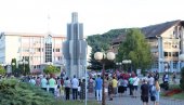 SEĆANJE NA STRADALE: Vidovdan - simbol borbe za slobodu srpskog naroda, obeležava se i u Ugljeviku (FOTO)