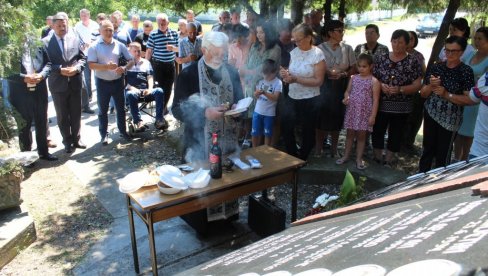 SEMBERIJA PAMTI NAJBOLJE SINOVE: Obeležen Vidovdan u Srednjem Dragaljevcu