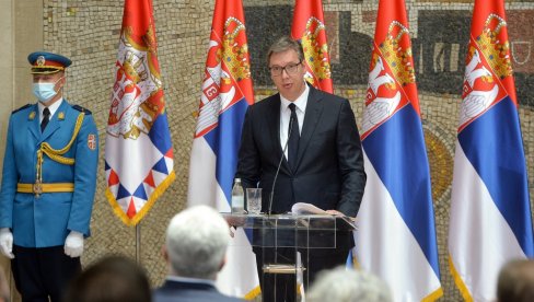 VUČIĆ URUČIO ODLIKOVANJA POVODOM VIDOVDANA: Dodeljena priznanja najzaslužnijim pojedincima i institucijama (VIDEO)