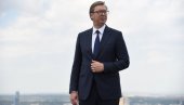 SNAŽNA PORUKA PREDSEDNIKA VUČIĆA: Nema uspešne politike i velikih dela bez velikih snova! (VIDEO)