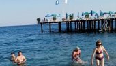 BEZ MASKE SAMO NA PLAŽU: Turski hotelijeri, preventivnim merama, sve čine da sačuvaju zdravlje gostiju (FOTO)