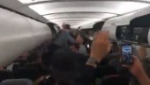 ŠOU ITALIJANA U AVIONU: Posvetili pobedu povređenom Spinacoli (VIDEO)