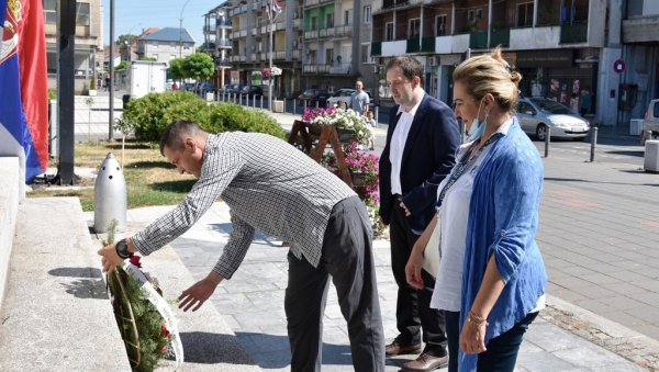 У ЋУПРИЈИ ОБЕЛЕЖЕН ДАН БОРЦА: Више делегација положило венце на споменике