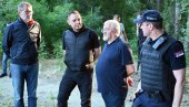 PLAŽA NASUKALA MIGRANTE: Spektakularna akcija policije na području Srpskog Krstura (FOTO)