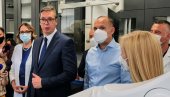 VUČIĆ NAJAVIO NOVO POVEĆANJE PLATA: Predsednik saopštio sjajne vesti za medicinske radnike