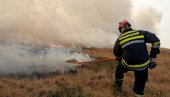 U HERCEGOVINI BORBA SA VATRENOM STIHIJOM: Mostarski vatrogasci branili kuće, u pomoć pritekli i meštani