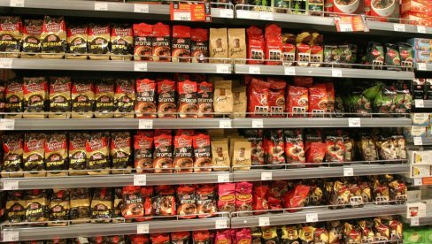 UDAR NA NOVČANIK STIŽE IZ ŠOLJICE: Rast cena sirove kafe na berzama odraziće se na trošak potrošača UDAR NA NOVČANIK STIŽE IZ ŠOLJICE: Rast cena sirove kafe na berzama odraziće se na trošak potrošača