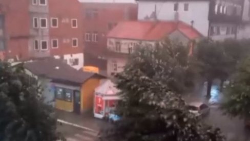 JAKO NEVREME TUTNJI ŠIROM SRBIJE: Kod Požege pojava nalik na tornado, u Arilju ulicama teku potoci (VIDEO)