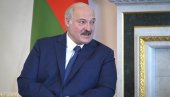 ЛУКАШЕНКО ПОРУЧИО ЗАПАДУ: Чувају нас Оружане снаге Русије