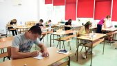 ЕЛИТНЕ ШКОЛЕ ОТВАРА ВИШЕ ОД 90 БОДОВА: Мали матуранти спремју завршни испит и пребрајају бодове спремне за упис