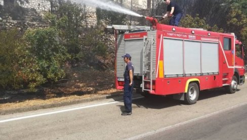 VELIKI POŽAR KOD TROGIRA: Vatrena stihija se širi zbog jakog vetra