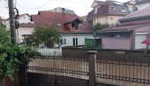 ВОДА ИЗ ВЛАХОВИЋА НЕМА ГДЕ ДА ОДЕ: Обилна киша која се сручила, највише мука донела становницима ободног вождовачког насеља