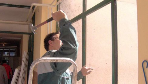SIROMAŠNIMA ZA STOLARIJU TROŠAK MANJI 90 ODSTO: Prijava opština za energetsku sanaciju domaćinstava ističe u petak