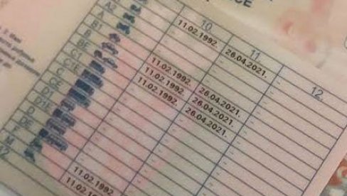 ВОЗАЧКЕ ДОЗВОЛЕ УСКОРО НЕВАЖЕЋЕ: Ако их не промените до 2026. можете запасти у озбиљне проблеме, ево на кога се односи