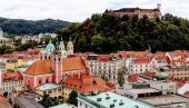 ZDRAVSTVENI RADNICI NEZADOVOLJNI: U Sloveniji broj preminulih od korone prešao 5.000 ZDRAVSTVENI RADNICI NEZADOVOLJNI: U Sloveniji broj preminulih od korone prešao 5.000