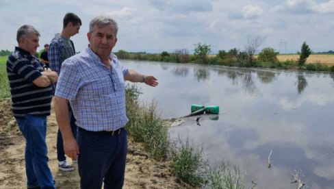 FEKALIJE PROBILE BEDEM: Novi akcident na taložnom polju farme svinja u Temerinu, građani traže da reaguje inspekcija