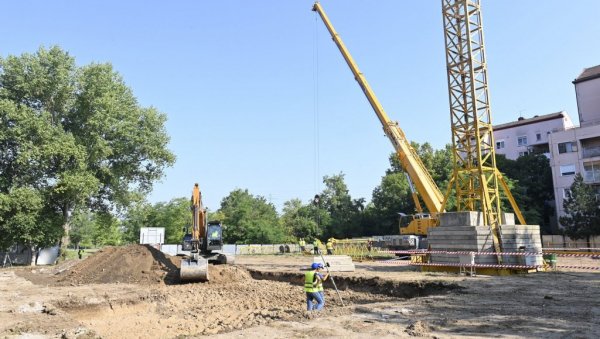 ВРТИЋ НА БЕЖАНИЈИ У МАРТУ: Напредују радови на новобеоградској установи коју ће похађати 200 деце