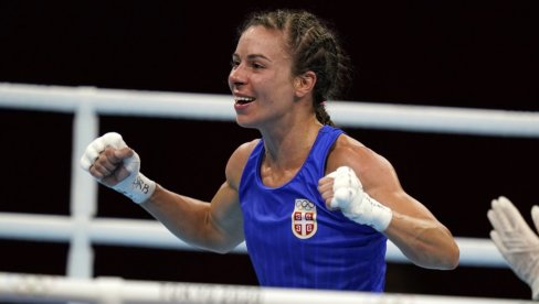 ISTORIJSKI DAN ZA SRPSKI BOKS: Nina Radovanović razbila Kanađanku ISTORIJSKI DAN ZA SRPSKI BOKS: Nina Radovanović razbila Kanađanku