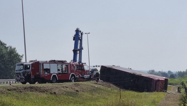 ДЕТАЉИ СТРАШНЕ НЕСРЕЋЕ У ХРВАТСКОЈ: Погинуло десет људи, више од 30 у болници! (ФОТО/ВИДЕО)