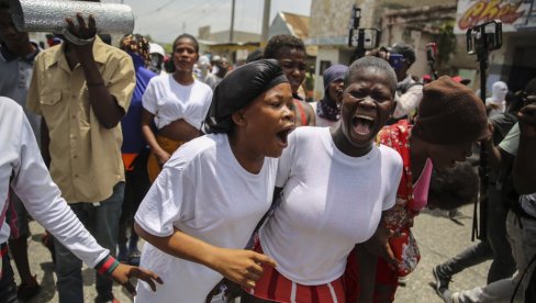 BESNI ZBOG UBISTVA PREDSEDNIKA: Vođa bande najavio proteste na Haitiju zbog likvidacije Moiza (FOTO) BESNI ZBOG UBISTVA PREDSEDNIKA: Vođa bande najavio proteste na Haitiju zbog likvidacije Moiza (FOTO)