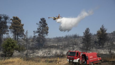 BUKTI POŽAR NA POZNATOM GRČKOM OSTRVU: Izdato upozorenje za evakuaciju, u gašenju učestvuju i avioni