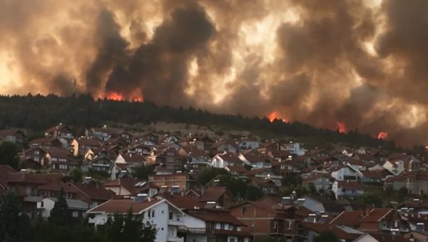 ПОЖАРИ НЕ ЈЕЊАВАЈУ, ПРЕТЕ И БУГАРСКОЈ: У Северној Македонији најкритичније у Пехчеву и Берову (ФОТО)