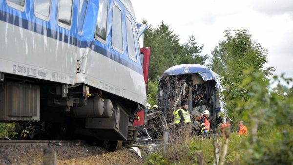 СТРАШНА НЕСРЕЋА: 95 људи повређено у судару два воза