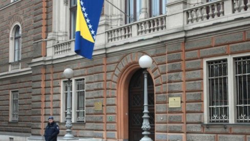 TRAGEDIJA: Pronađeno telo u parku kod zgrade predsedništva BiH