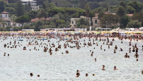 ОСТИЈА, ОМИЉЕНО МОРЕ РИМЉАНА, АЛАРМИРА ЗБОГ МАФИЈЕ: Убиства, експлодирају бомбе, премлаћивања, уцене, растурање дроге