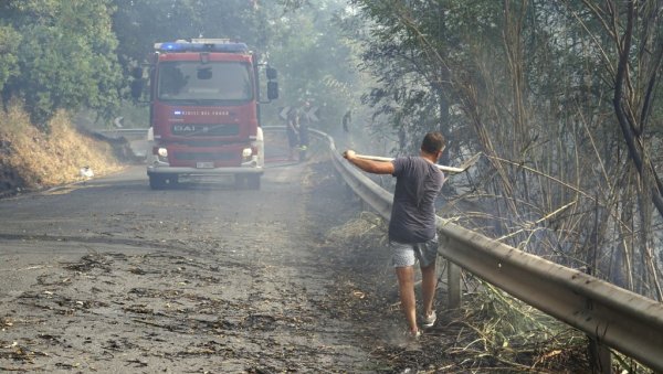 СИЦИЛИЈА ГОРИ: Забележена највиша температура икада у Европи (ФОТО)