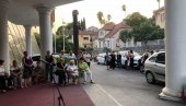 PROTEST RADNIKA VEKTRA BOKE: Odbor direktora zapretio tužbama umesto da isplati dugove