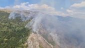 VELIKI POŽAR U KANJONU TARE: Vatrogasce spuštaju helikopterima, žestoka borba sa vatrenom stihijom (FOTO/VIDEO)