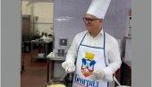 ГОРАН ВЕСИЋ У УЛОЗИ КУВАРА: Палачинке у шатоу за запослене у Старом Двору ГОРАН ВЕСИЋ У УЛОЗИ КУВАРА: Палачинке у шатоу за запослене у Старом Двору