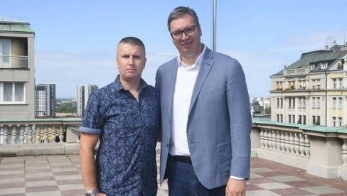 NEKA ŽIVI NAŠ NAROD NA KOSOVU I METOHIJI: Vučić se sastao sa Bogdanom Bukumirićem koga su Albanci teško ranili pre 18 godina