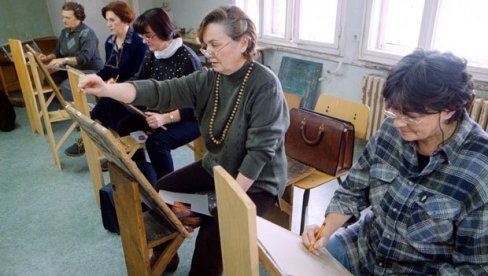 У ПЕНЗИЈИ УЧЕ ЈЕЗИКЕ И ЗАВРШАВАЈУ ФАКУЛТЕТЕ: Одлазак у мировину није крај живота већ прилика за откривање и развијање нових вештина