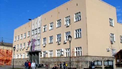 ДЕВОЈЧИЦА ТРИ МЕСЕЦА БЕЖАЛА ОД РОДИТЕЉА: У Ковину ухапшен Р. С. због обљубе, за исто дело у Неготину суђење чека Т. Ф. ДЕВОЈЧИЦА ТРИ МЕСЕЦА БЕЖАЛА ОД РОДИТЕЉА: У Ковину ухапшен Р. С. због обљубе, за исто дело у Неготину суђење чека Т. Ф.