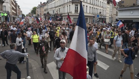 UGASITI SVE DRUŠTVENE MREŽE U ZEMLJI Lider Komunističke partije Francuske uputio jasan apel UGASITI SVE DRUŠTVENE MREŽE U ZEMLJI Lider Komunističke partije Francuske uputio jasan apel