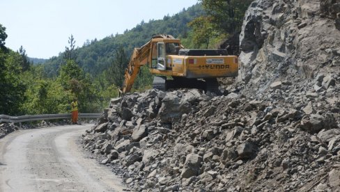 PLANINA SVIMA PRISTUPAČNA: Nastavljeni radovi na rekonstrukciji puta od Kraljeva prema Goču (FOTO)