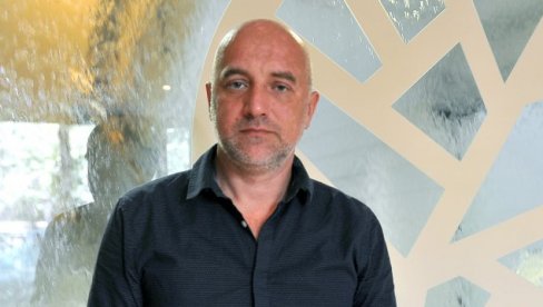 ЗАХАР ПРИЛЕПИН О ГЛУМЦИМА: О уметности ван политике ЗАХАР ПРИЛЕПИН О ГЛУМЦИМА: О уметности ван политике