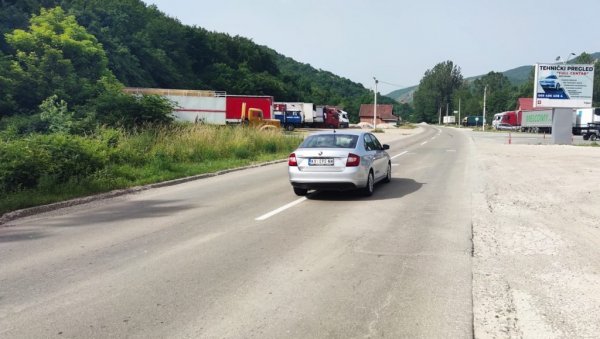 КАМИОН УСМРТИО ПЕШАКА НА УЛАЗУ У РАШКУ: Код себе имао туђа документа - полиција утврђује идентитет